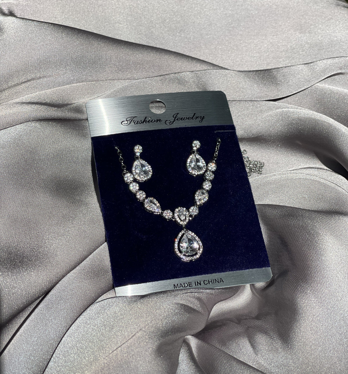 The Royal Teardrop Cascade Set